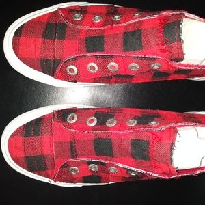 Women's size 10 red buffalo check